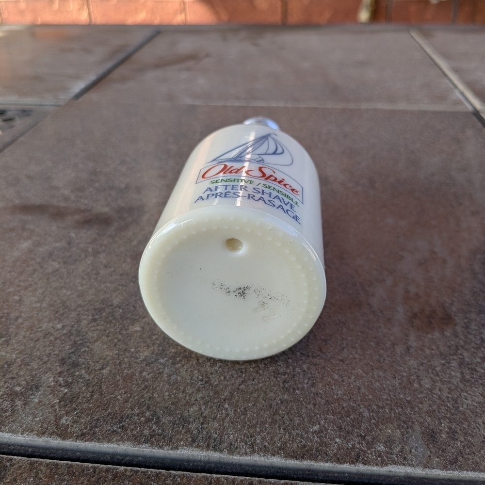 Old Spice Sensitive After Shave Bottle - Picture 3 of 3